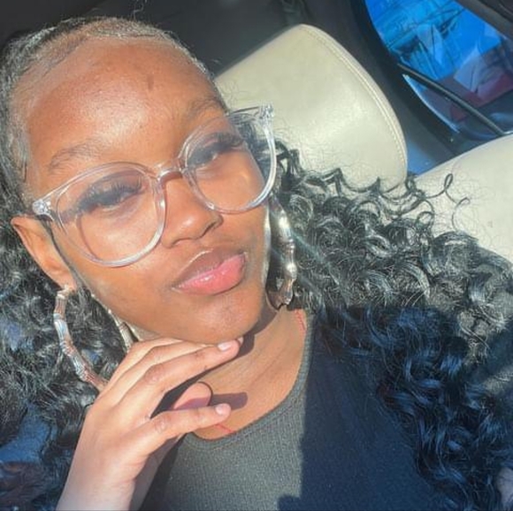 Meet your Posher, Nasia - Picture 2 of 4